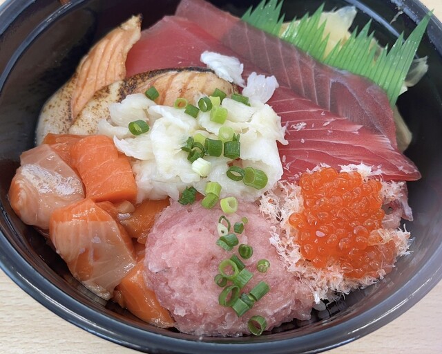 魚丼 国分町店 （UODON） - 勾当台公園/海鮮丼 | 食べログ
