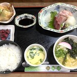 魚志ん - 料理写真:昼定食（刺身定食）