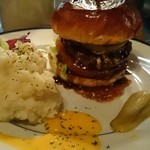 ザ・コーナー ハンバーガー＆サルーン - テリヤキバーガー・グリルドオニオン