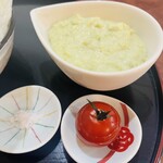 こひる庵 - お塩をパラパラとかけて味変も楽しめる！