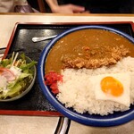 東京北浜 - 豚カツカレー　　１,３００円
      弟が注文