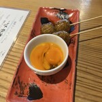 炭火野菜巻き串と焼売 博多うずまき - タレ焼つくね串(卵黄付けました)