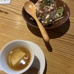 炭火野菜巻き串と焼売 博多うずまき - 博多明太ポテサラ、お通し