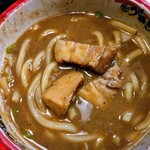 汁の中に入っているブロックチャーシューが4個ほど!!( ^o^)ﾉ