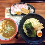 『特つけ麺(並)』(1350円)～!!