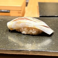 鮨処 やまと - 小肌　締め加減、舎利とのバランス、とても美味しい！スタートから幸せ