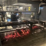 炭火焼和めし処 しんぱち食堂 - 焼き場、外から撮影❗️