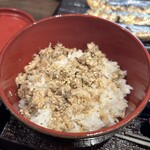 炭火焼和めし処 しんぱち食堂 - あじご飯　275円❗️