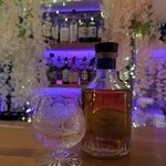 傷ついたダンサーが集まるバー キズキ - 