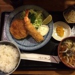 小料理　花咲 - ランチ 大海老フライ＋メンチカツ定食850円