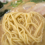 徐福亭 - 薄めの豚骨スープに柔らかめの中細ストレート麺。運転疲れの体には優しい！？