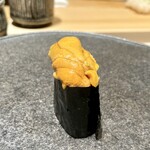 くるますし - 赤雲丹 軍艦巻き