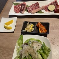 近江うし 焼肉 にくTATSU 青山本店 - 