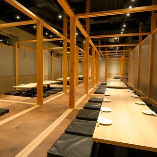 大宴会場は掘りごたつとなっており可動式のテーブルなのでベストの席作りが可能です★