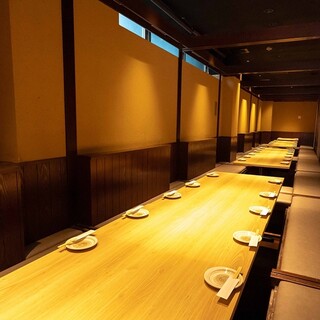 自慢の逸品を詰め込んだ宴会コースは旬の食材と地鶏料理の美味しさをお愉しみ頂けます