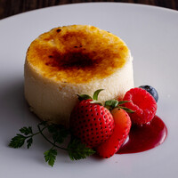 CHEESE CAKE berry sauce