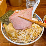 奈つやの中華そば - 豚ロース系のチャーシュー