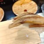 活魚廻転寿し 水天 - タレも上品な甘さで天国や