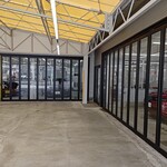 活魚廻転寿し 水天 原店 - 店内。
                                福岡市では一番新しい店舗