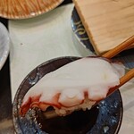 活魚廻転寿し 水天 - 実食。
      全然ペラペラやない。
      ホントに美味しい。