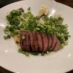 牛たん料理 閣 ブランドーム本店 - たんタタキ