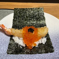 天冨良 麻布よこ田 恵比寿ガーデンプレイス店 - 海老とイクラの天巻き。