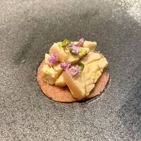 鉄板焼きWAGYU LIVERARY - 花咲ミノの湯引き　大根の浅漬け