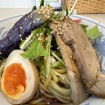 麺と飯 一真 - トロッと煮卵