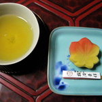 鶴屋吉信 - 料理写真:こういう感じで頂きます！