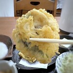 やゆよ・食事屋 - ＊梅と紫蘇が挟んであり、美味しいワ。 衣もカラッと揚がっています。