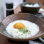 やゆよ・食事屋 - とろろ・・この価格なので小さめの小鉢程度かと思ったのですが、大きめの器で登場されました。