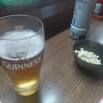 味の蔵どんつく - ノンアルコールビールとお通しのマカロニサラダ