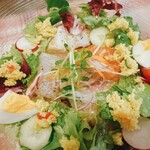 ビストロ アン ファミーユ - きまぐれサラダ