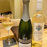 鮨まつもと - スパークリングと白グラス