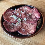炭火焼肉 せん - 特製牛タン塩（¥979）