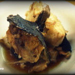 酒房 武蔵 - あら炊き300円　無骨な一品。