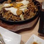 焼き鳥餃子1010 博多駅東店 - 〆の焼きそば！