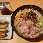 一刻魁堂 - さきがけしょうゆ＆ギョーザ