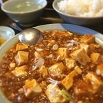 龍門 - ランチAの麻婆豆腐！500円
            相変わらず安くてそこそこおいしい！
            時々確認したくなる龍門。
            心の中華料理屋さん。