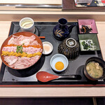 青島海鮮料理 魚益 - 丼