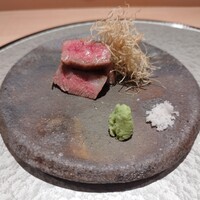 恵比寿 鮨 一 - 長野県産和牛炙り焼き・ごぼう揚げ