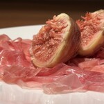 両忘 - フランス産生ハムと無花果