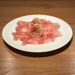 両忘 - フランス産生ハムと無花果