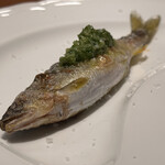 両忘 - 天竜川産の子持ち鮎の炭焼き