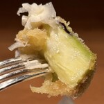 両忘 - 三豊茄子のフリット、ジャージチーズ