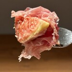 両忘 - フランス産生ハムと無花果