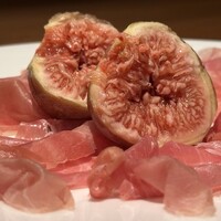 両忘 - フランス産生ハムと無花果