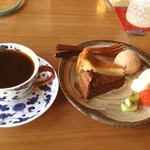 TOMOMO COFFEE - お酒の後は、酔い覚ましに珈琲とスイーツ。
                        ＼(^o^)／