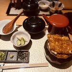 炭焼きうなぎ・かしわ 登河 池下店 - ひつまぶし