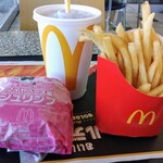 マクドナルド - 料理写真:セット 770円 プラス50円でLへ マイナス50円でSに変えれるようです(公式発表)